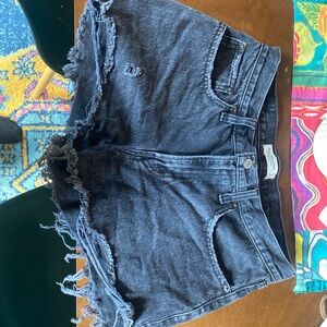 Abercrombie & Fitch Mid Rise Boyfriend Short